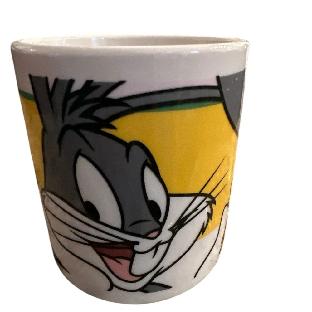 Warner Bros. Looney Tunes 2000 Yellow  Bugs Bunny Coffee Mug Cup 8 oz Gibson